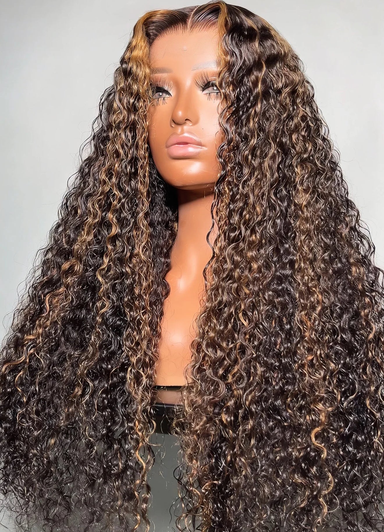 peluca rizada de pelo natural. Peluca 100% human hair. Pelucas en Madrid. Pelucas cerca de mi. Pelucas para negras